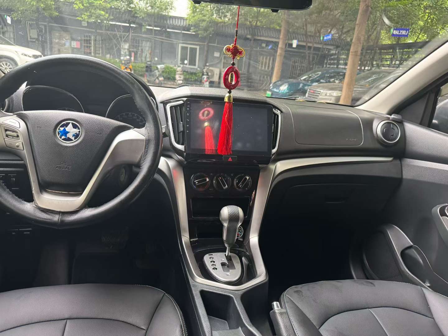 Venucia T70 8