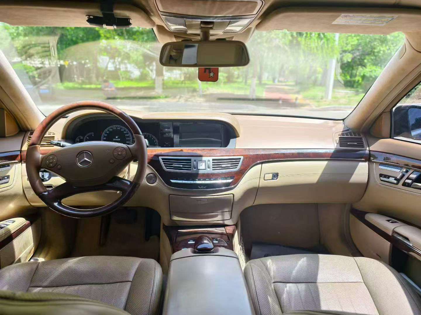 Mercedes-Benz S-Class S600L 9