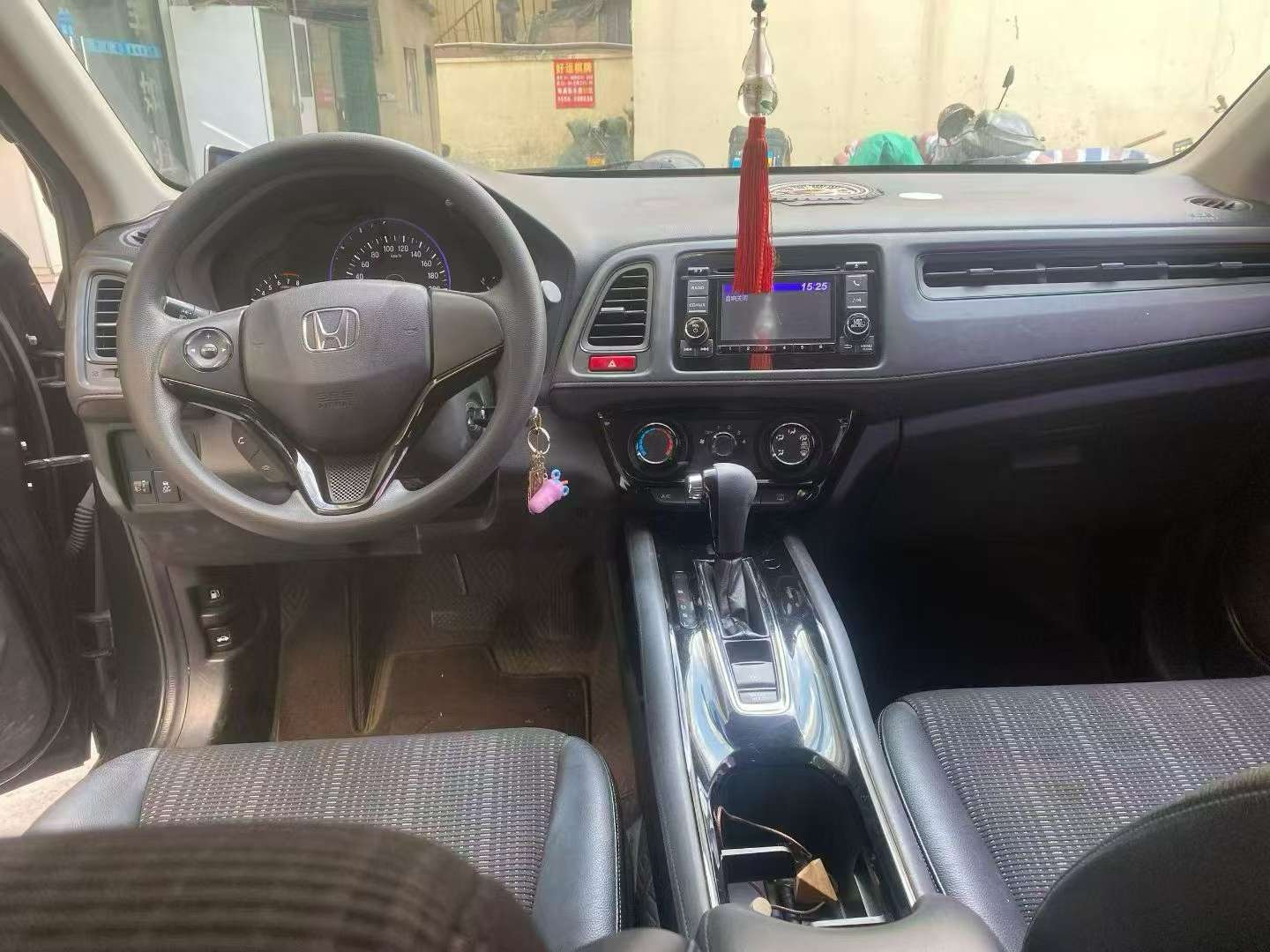Honda Vezel 1.8L Automatic 3