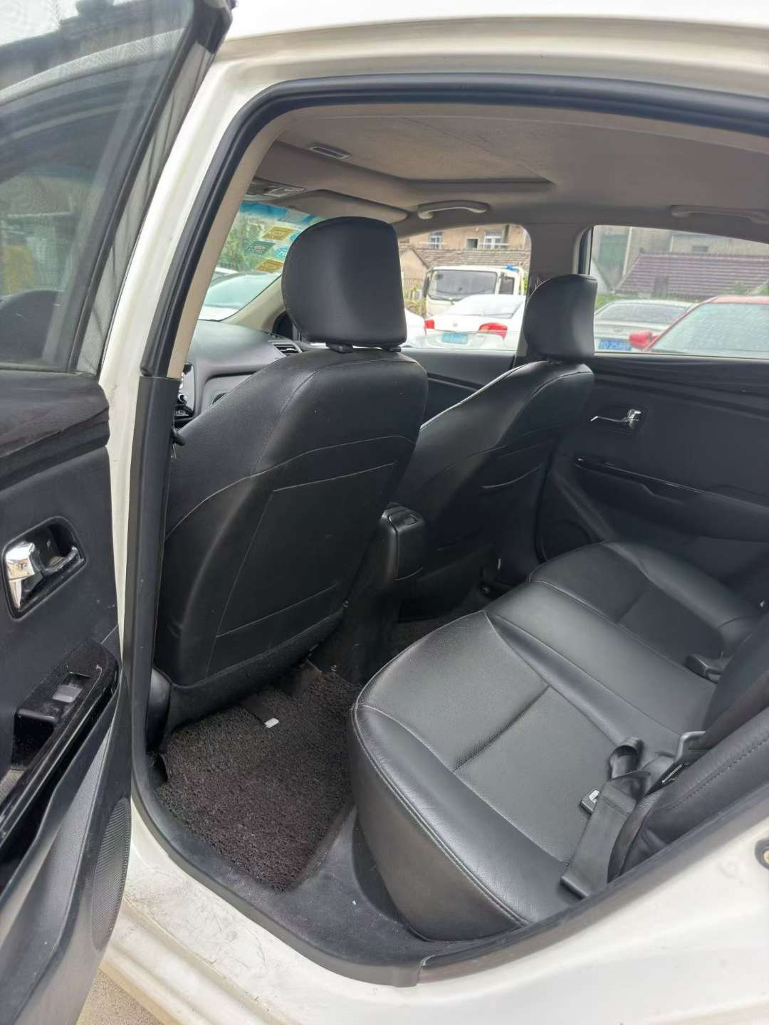 Kia K2 7