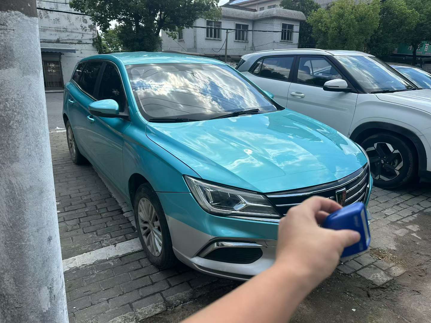 Roewe ei5 3