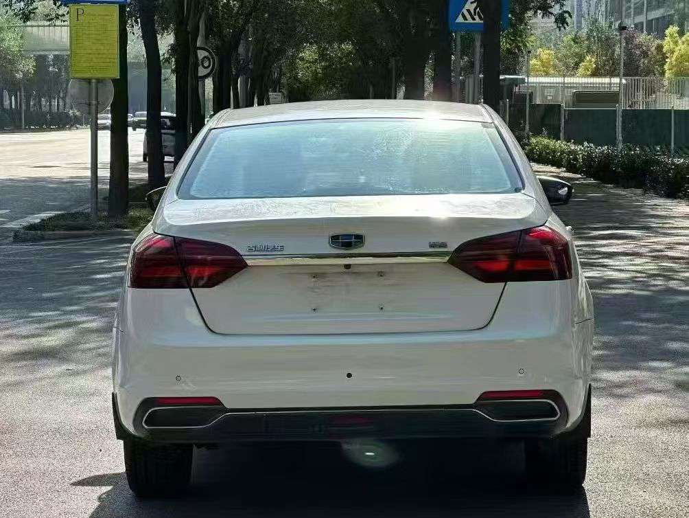 Geely Emgrand 1.5L Automatic Sunroof 5