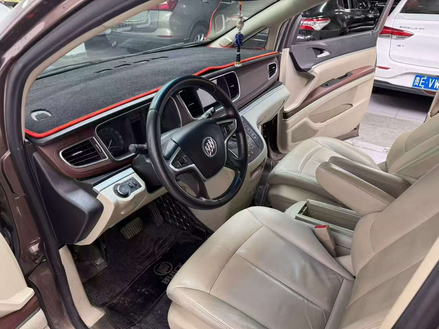 Buick GL8 2.0T 7
