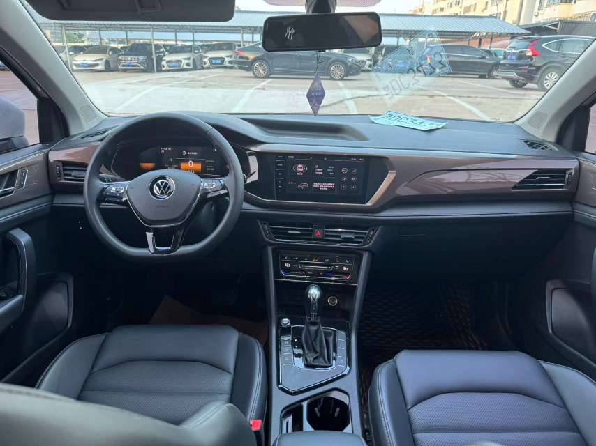 Volkswagen Tharu 2022 280TSI FWD Luxury 5