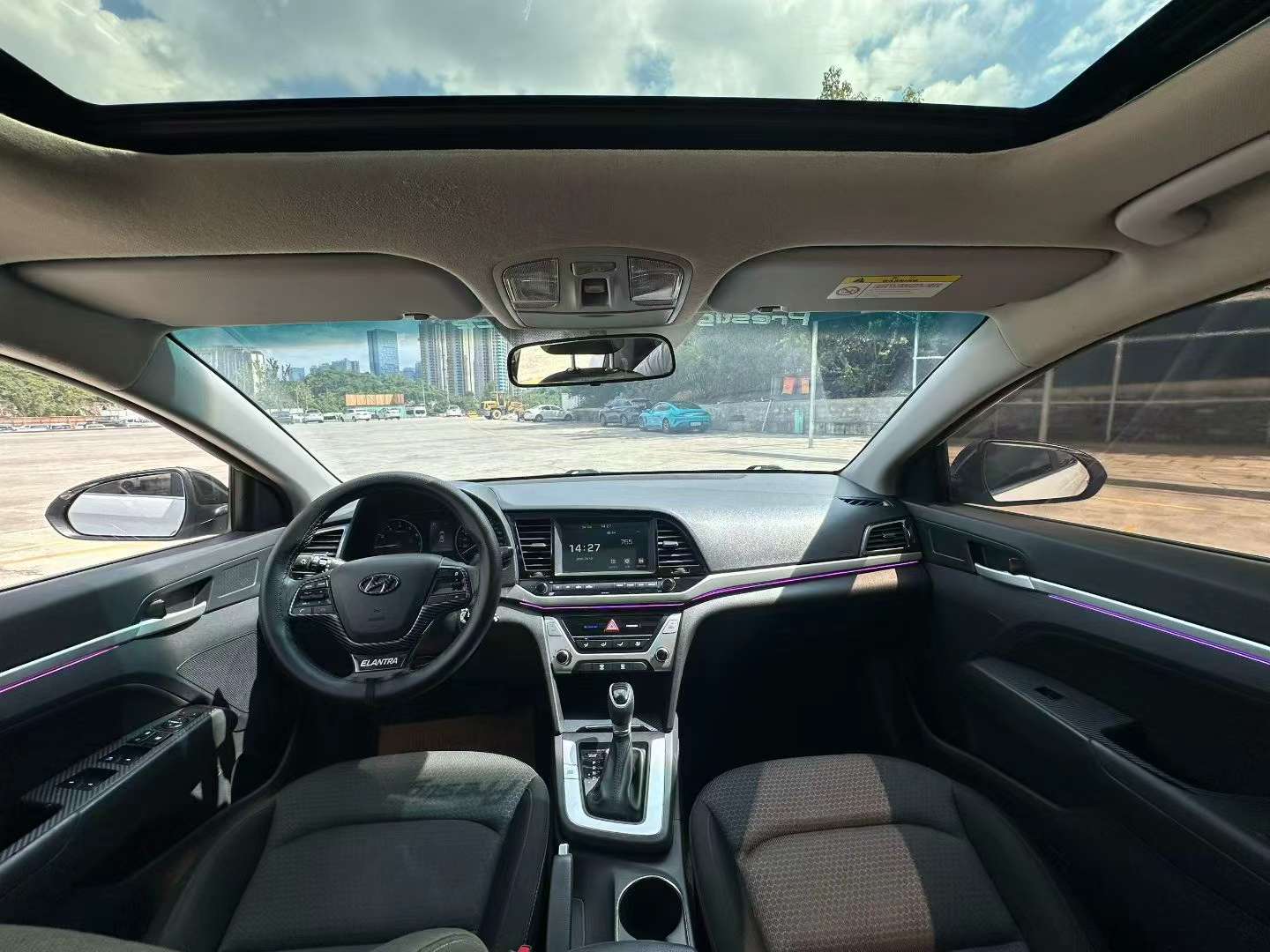 Hyundai Elantra 2