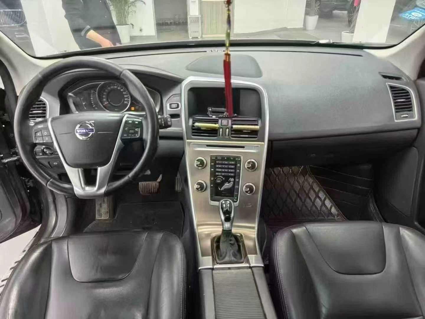 Volvo XC60 8