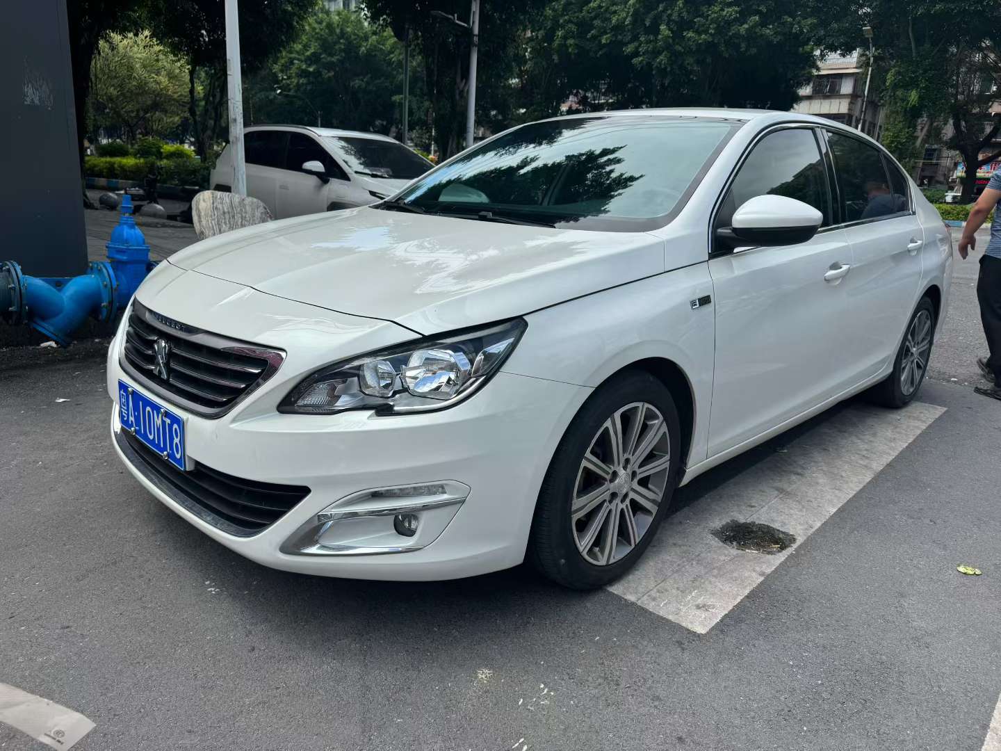 Peugeot 408
