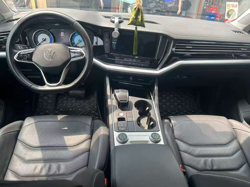 Volkswagen Touareg 2.0T Automatic Navigation Edition 5
