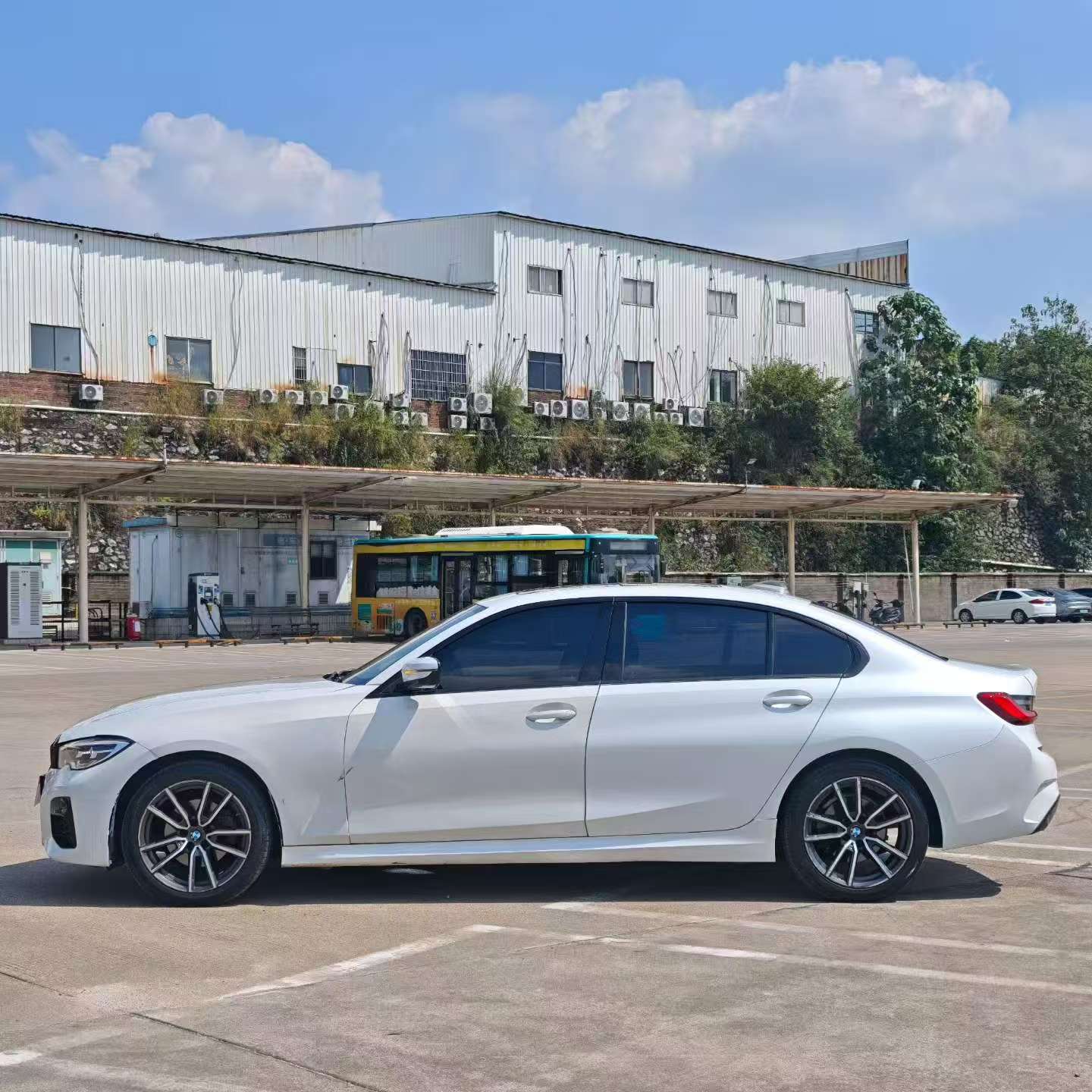 BMW 3 Series 320Li M Sport Package 4