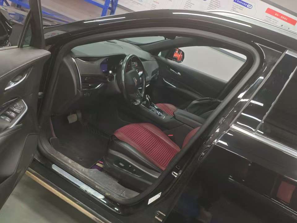 Cadillac XT4 2021 2WD Tech Edition 2