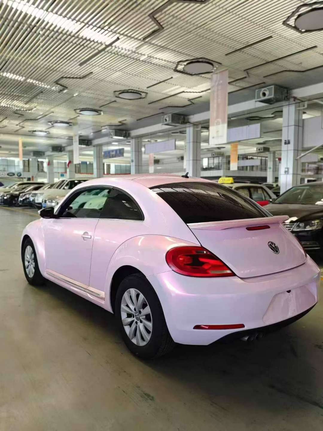 Volkswagen Beetle 1.4T 9