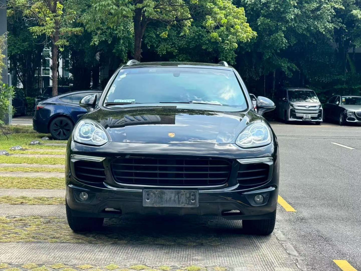 Porsche Cayenne 3.0T Optional Bose Sound System, Compass, Height Adjustment 2