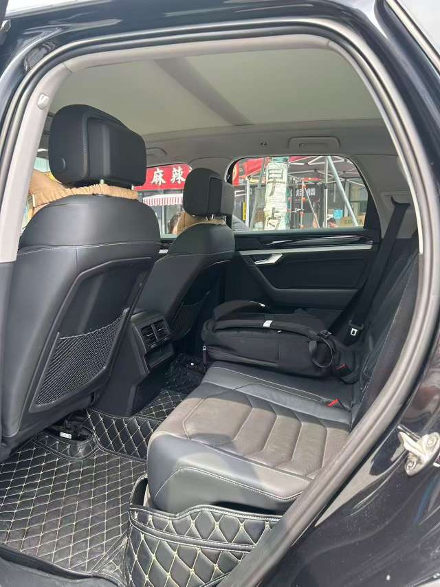 Volkswagen Touareg 2.0T Automatic Navigation Edition 4