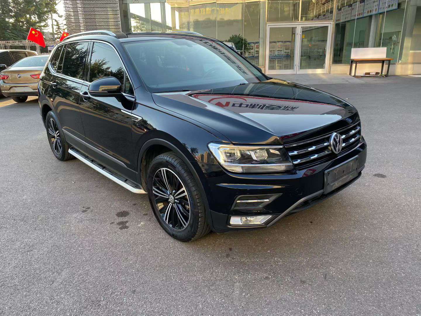 Volkswagen Tiguan L 2.0T High Trim 2
