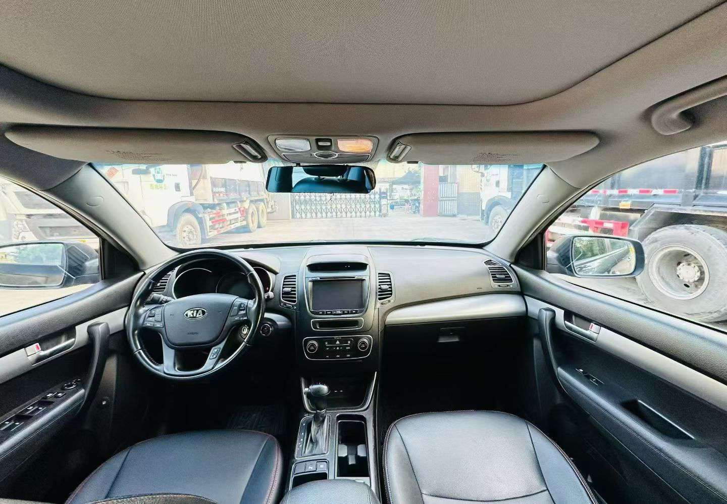 SsangYong Solanto 2.4L 4WD 7-Seater 4