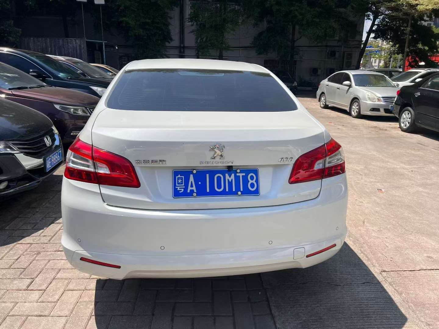 Peugeot 408 8
