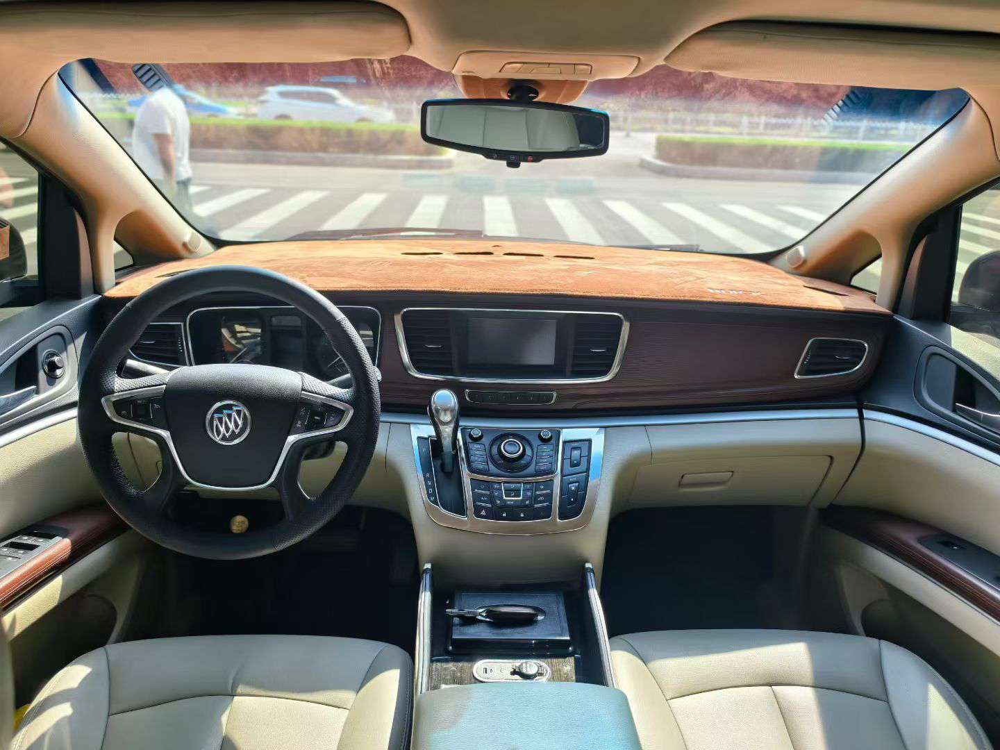 Buick GL8 3.0 Luxury 9