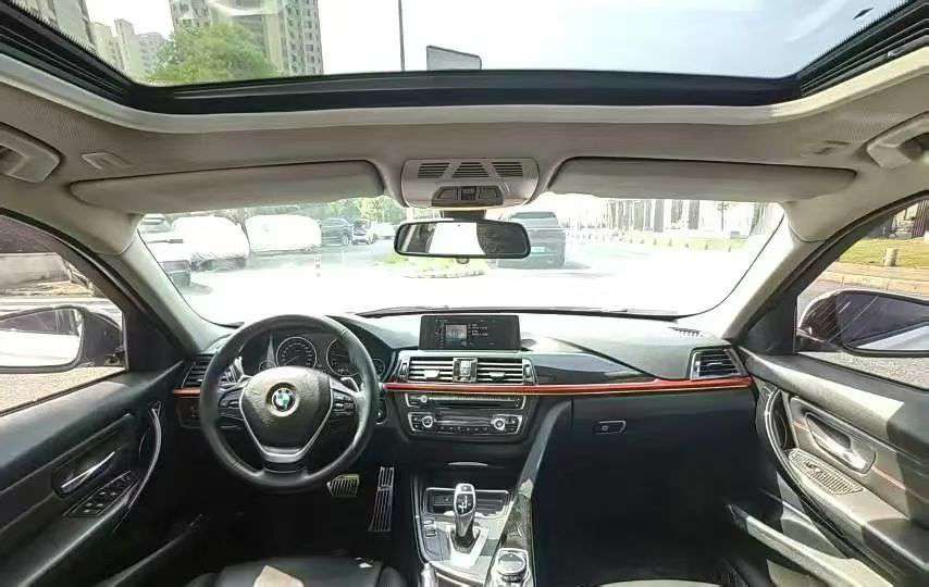 BMW 3 Series 320i M Sport Package 2.0T 5