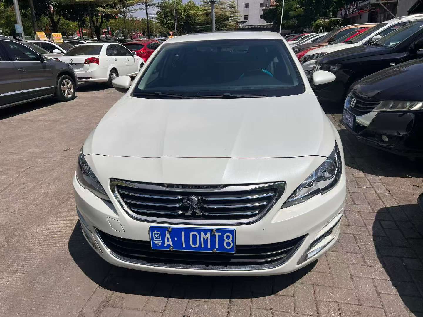 Peugeot 408