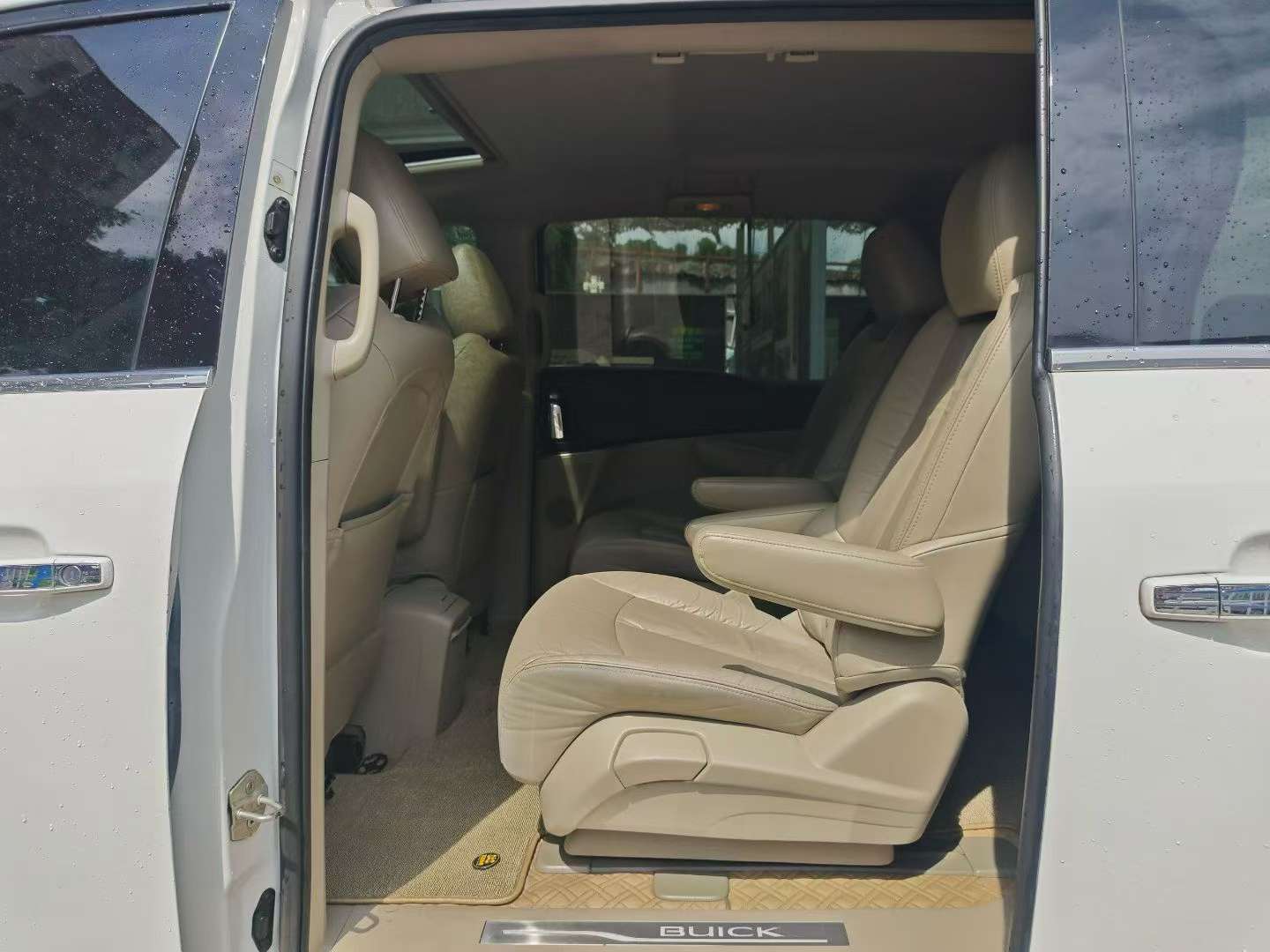 Buick GL8 25S Luxury Edition 5