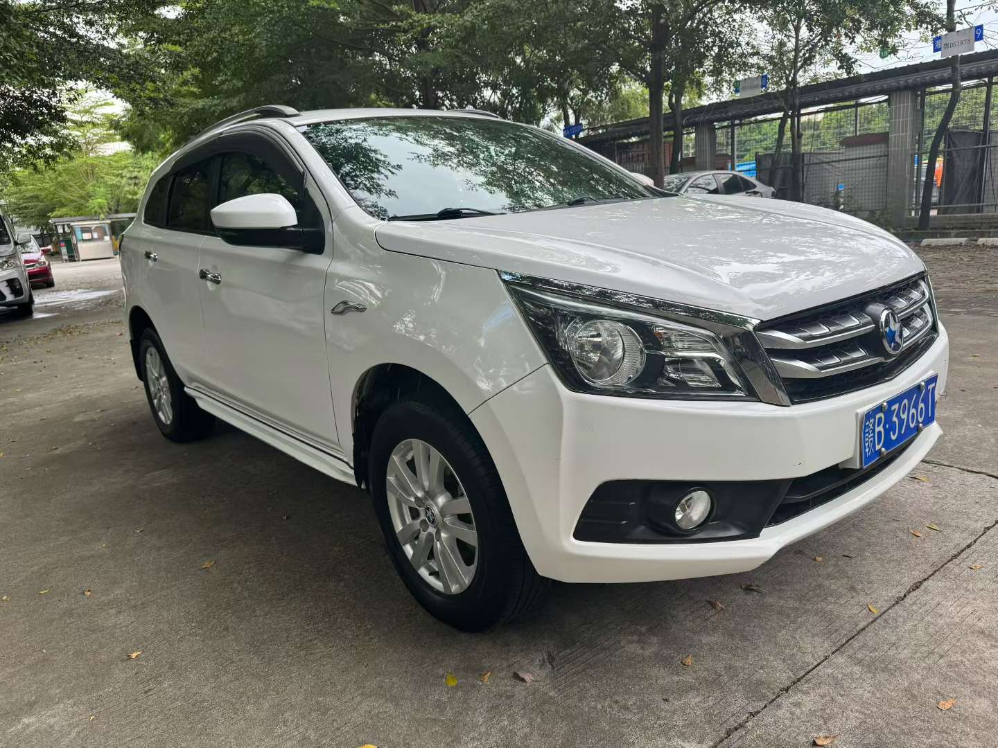 Venucia T70 3