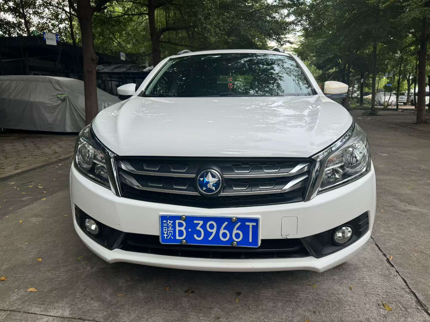 Venucia T70 2