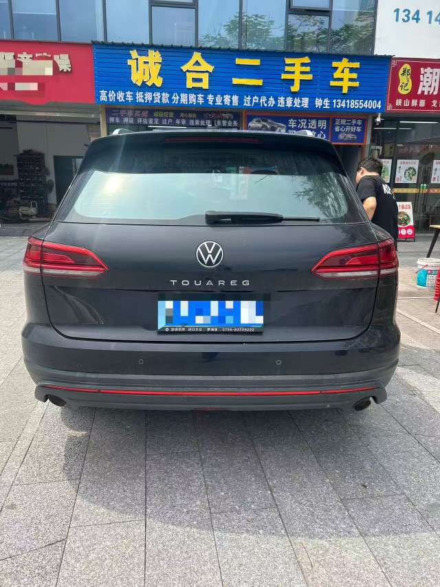Volkswagen Touareg 2.0T Automatic Navigation Edition 2