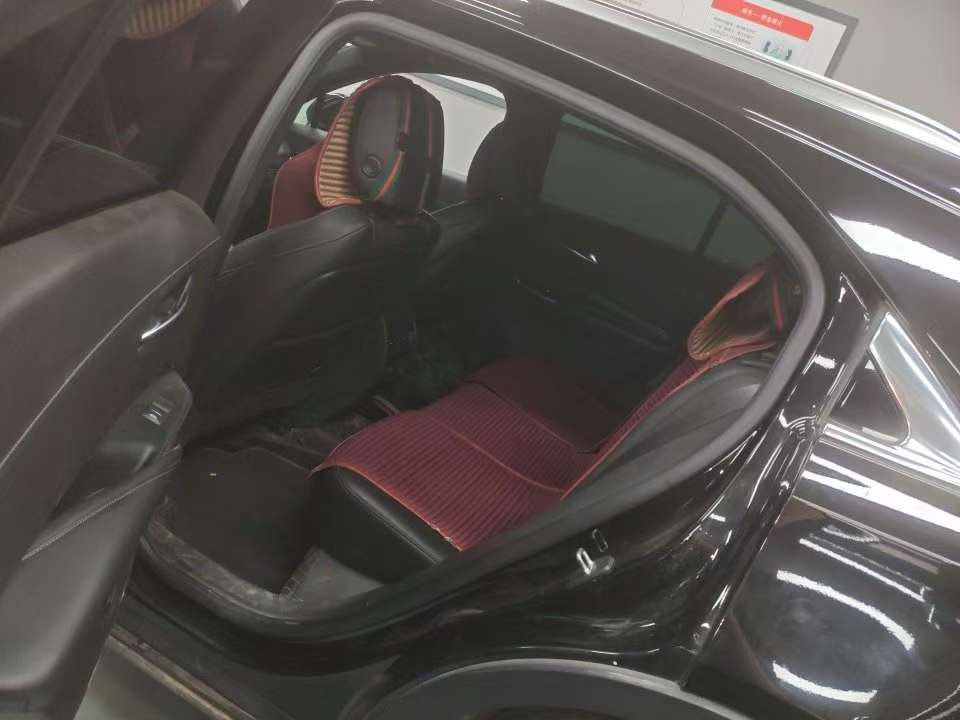 Cadillac XT4 2021 2WD Tech Edition 3