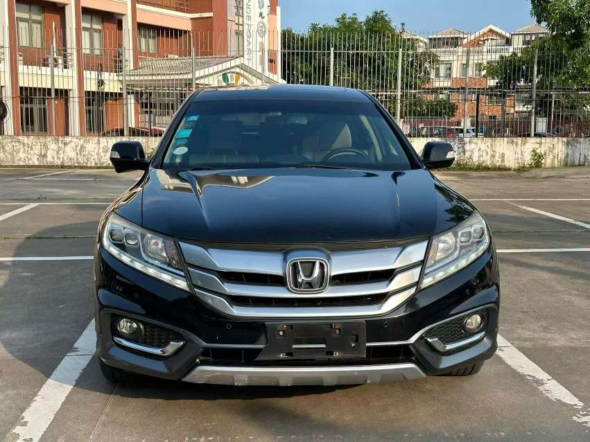 Honda Crosstour 2014 Luxury Navigation Edition 2.4L 2