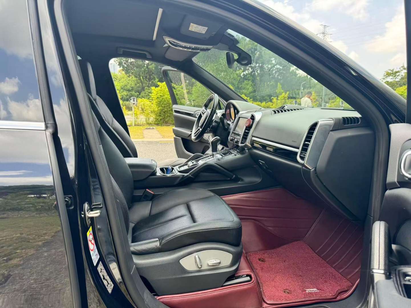 Porsche Cayenne 3.0T Optional Bose Sound System, Compass, Height Adjustment 6