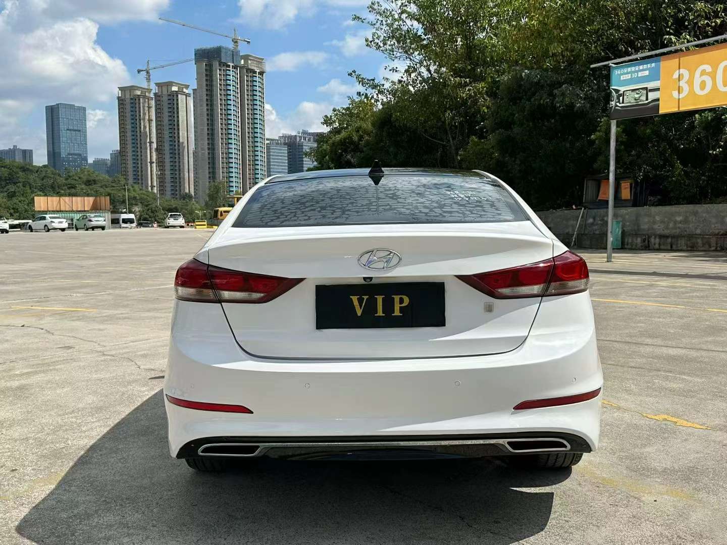 Hyundai Elantra 3
