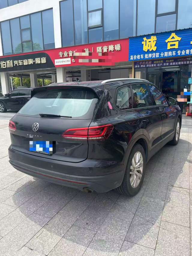 Volkswagen Touareg 2.0T Automatic Navigation Edition