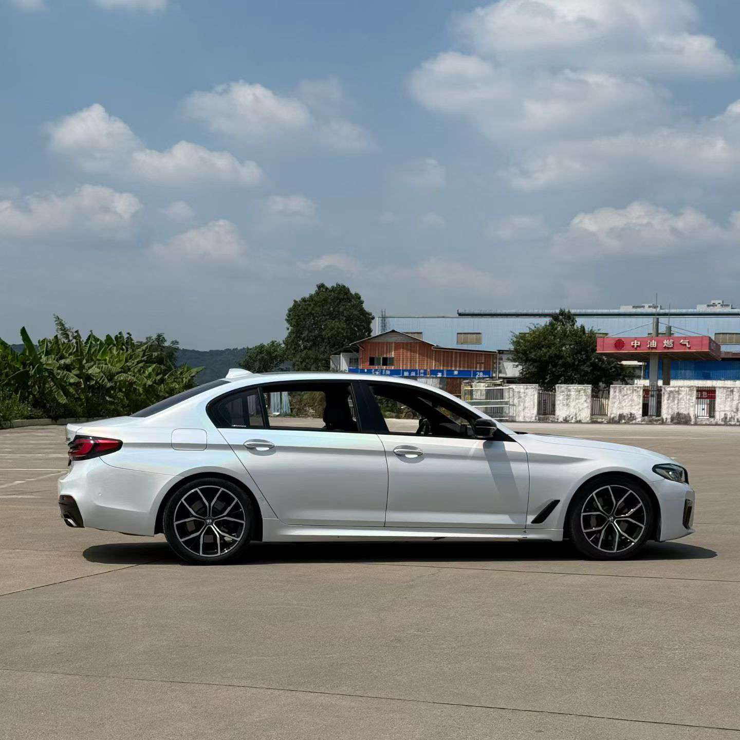 BMW 5 Series 2023 530Li M Sport 5