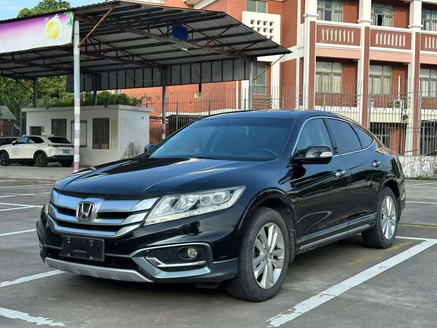 Honda Crosstour 2014 Luxury Navigation Edition 2.4L