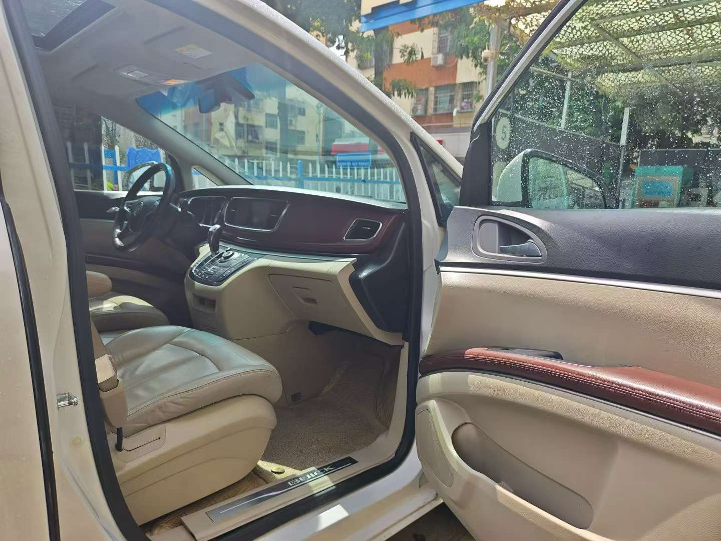 Buick GL8 25S Luxury Edition 6