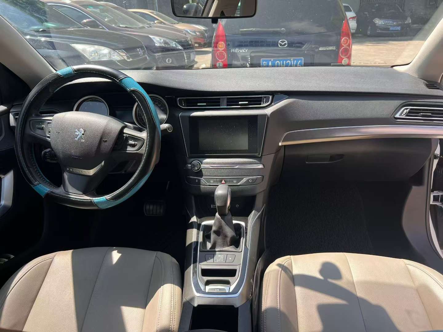 Peugeot 408 6