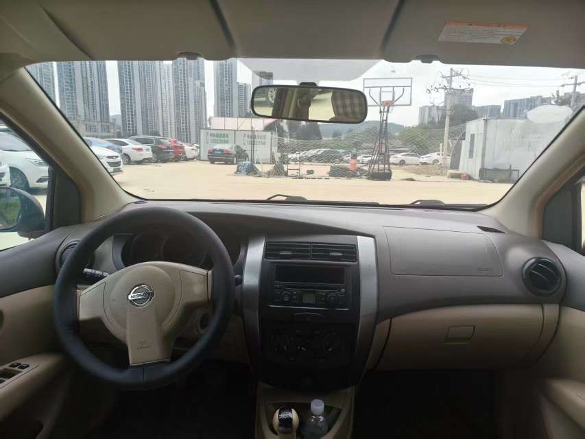 Nissan Livina Manual 1.6 6