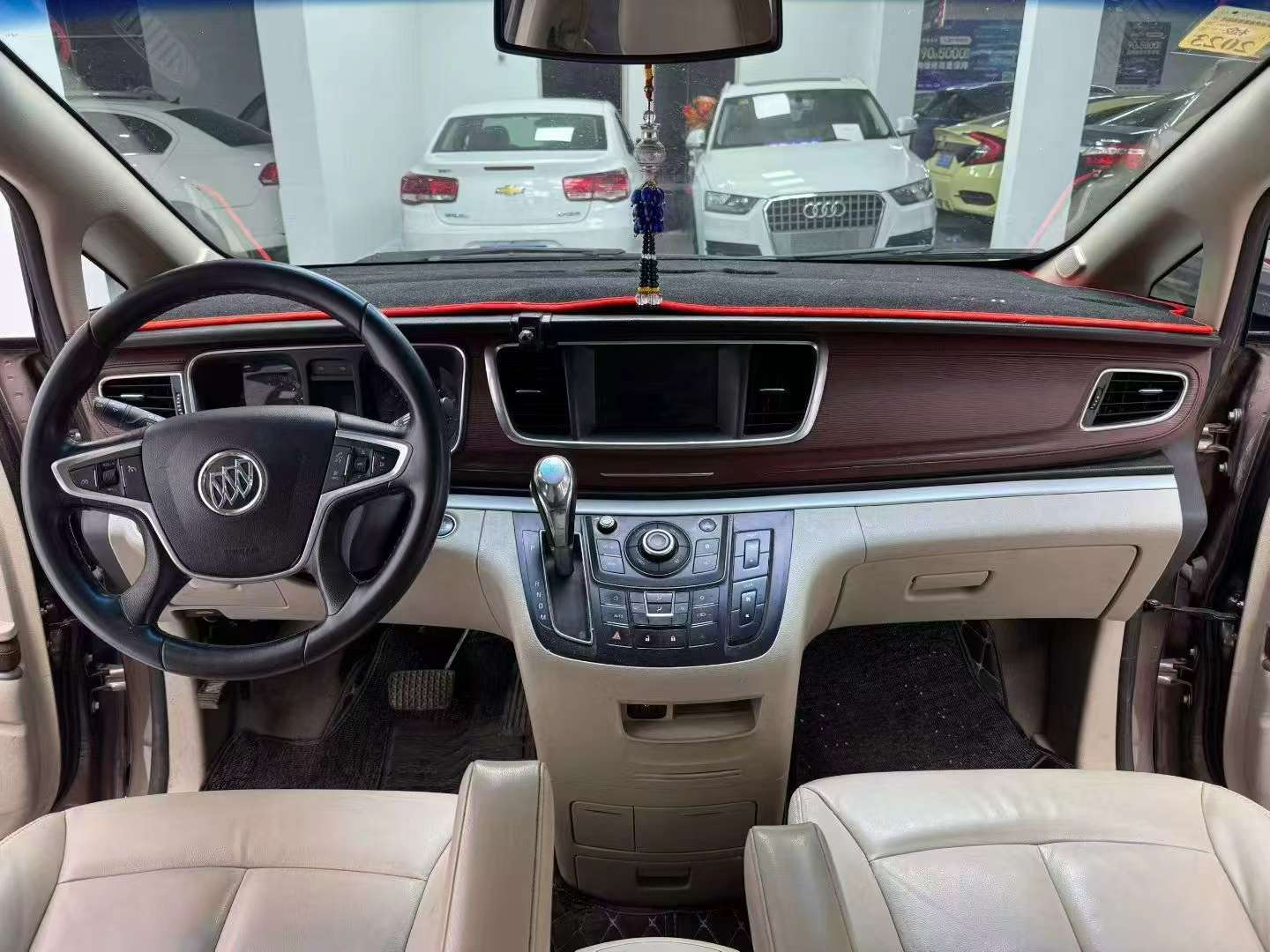 Buick GL8 2.0T 9