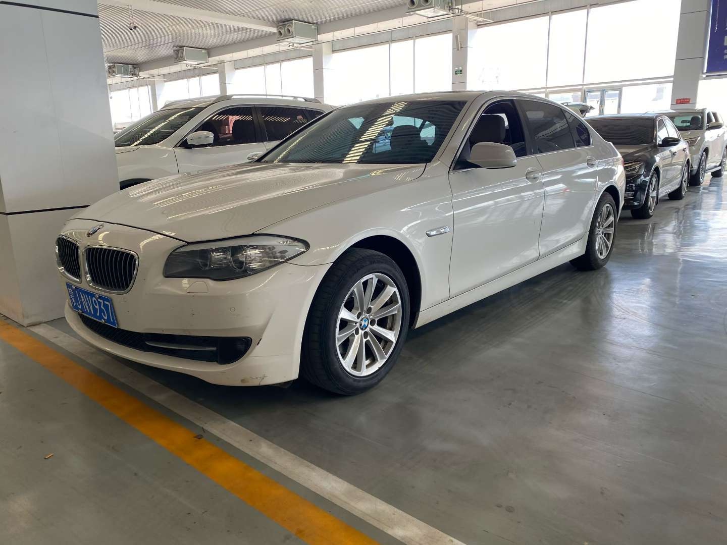 BMW 5 Series 2013 525 2