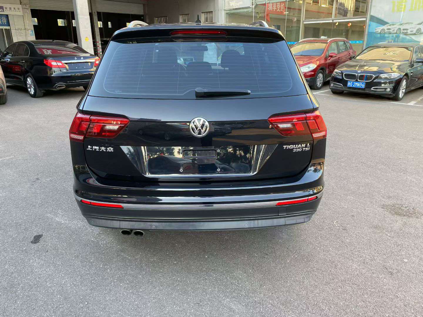Volkswagen Tiguan L 2.0T High Trim 4