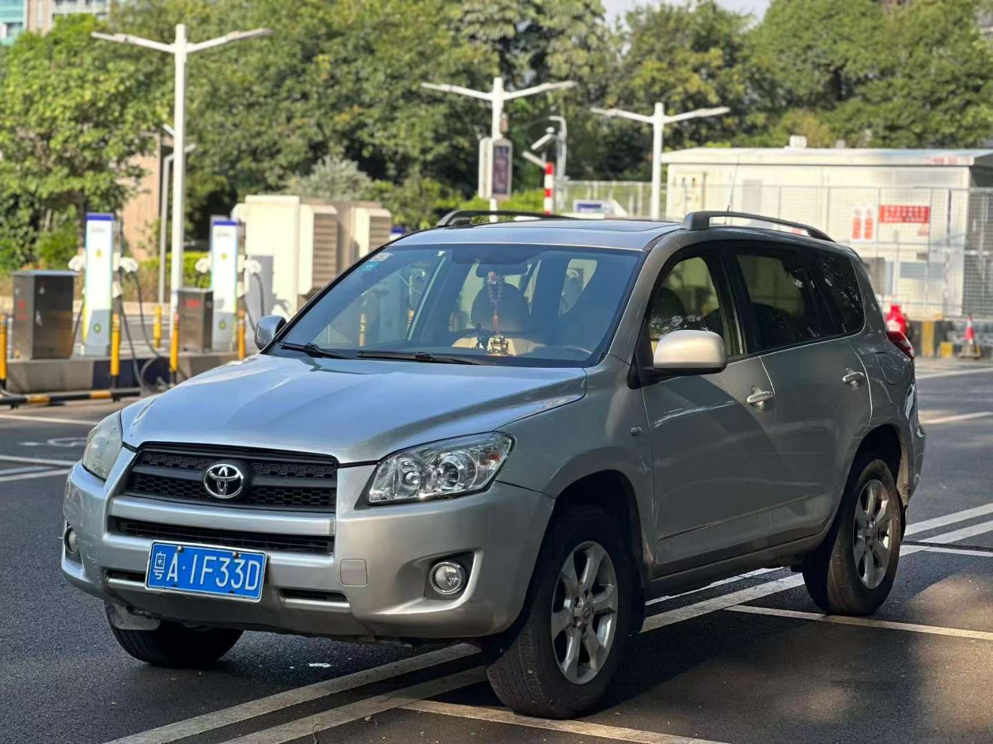 Toyota RAV4 2.0L FWD Luxury