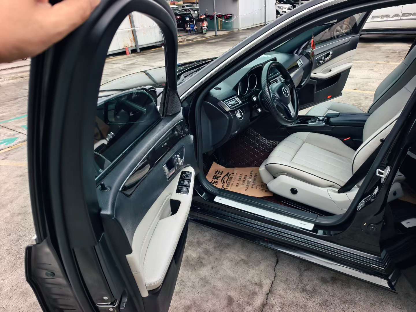 Mercedes-Benz E-Class 8