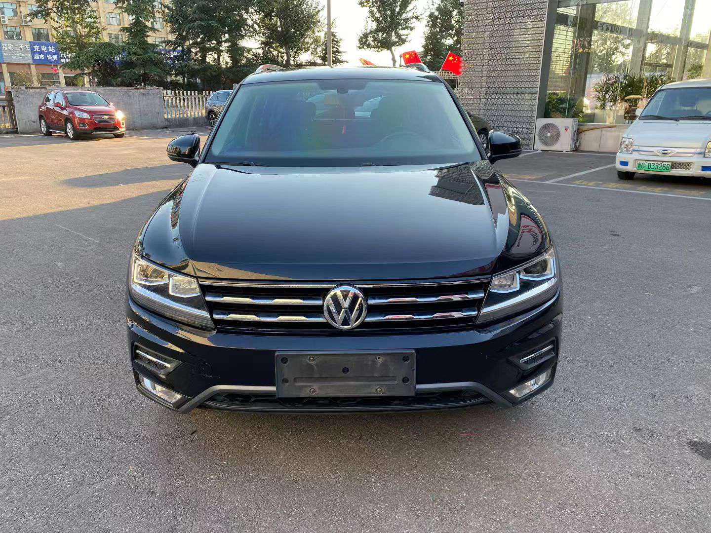 Volkswagen Tiguan L 2.0T High Trim