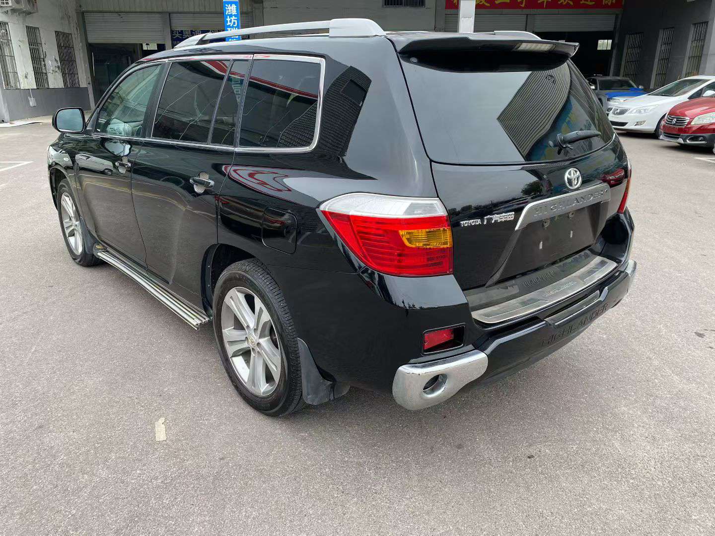 Toyota Highlander 2010 2.7L 7-Seat High Trim 5