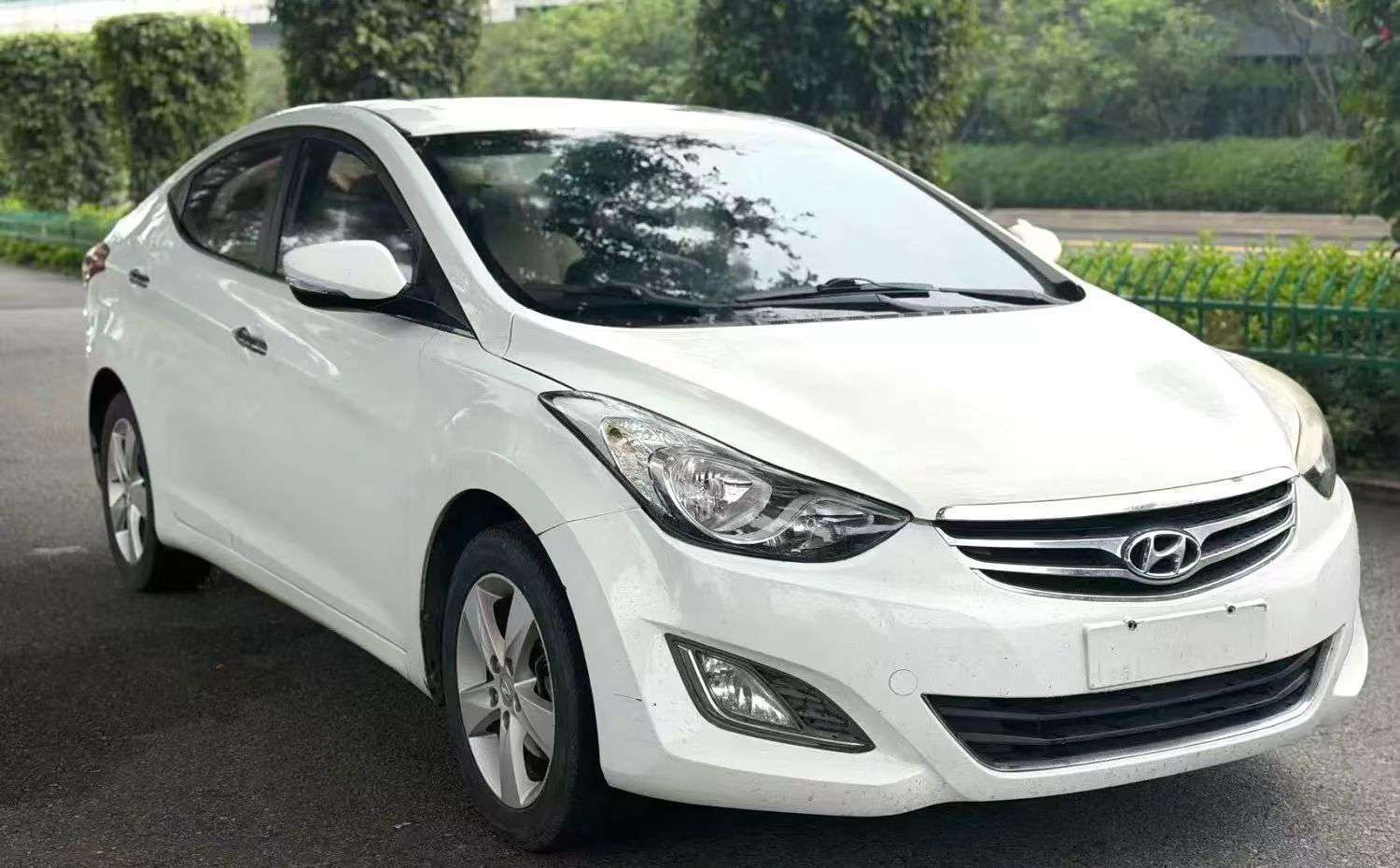 Hyundai Elantra 2014 1.6L Prestige 3