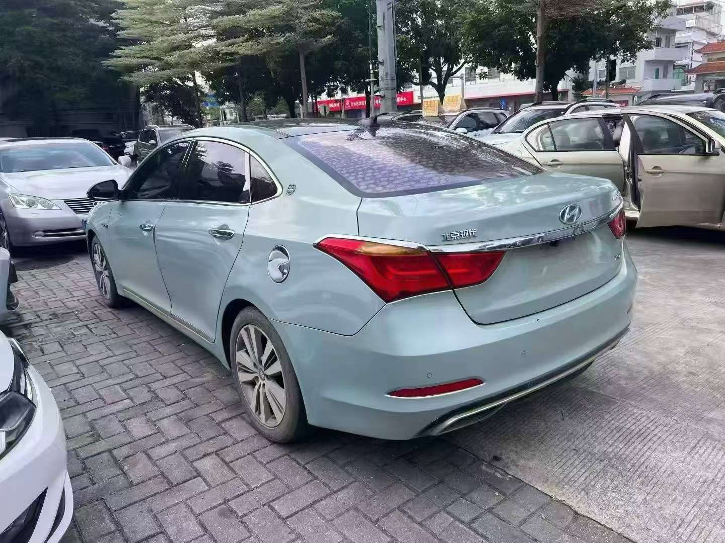 Hyundai Mistra 2015 2.0L Top Trim 7