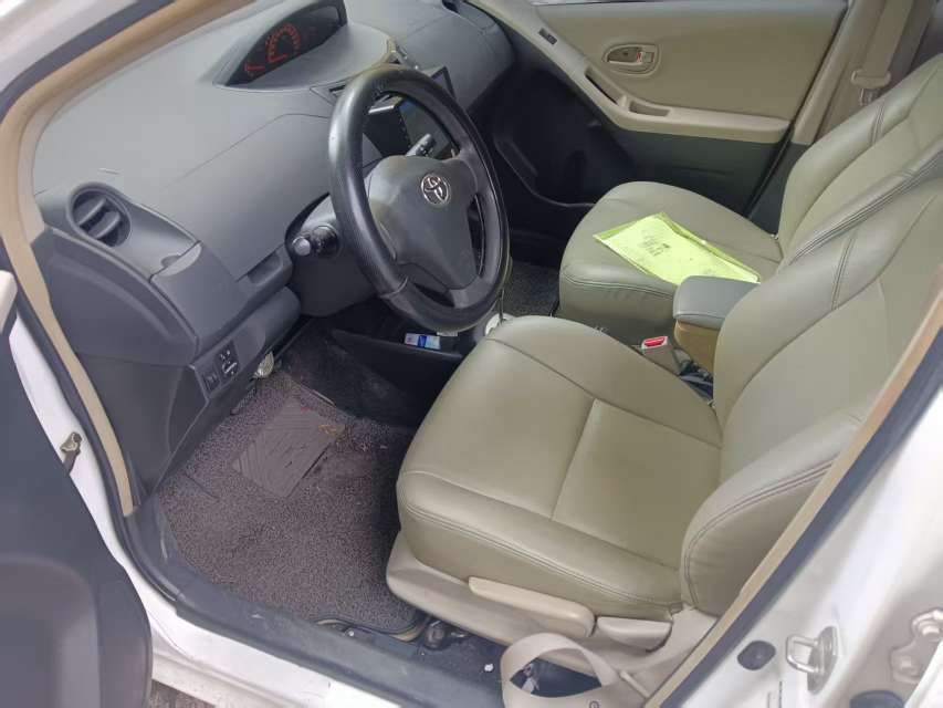 Toyota Yaris 2013 1.6L Automatic 2