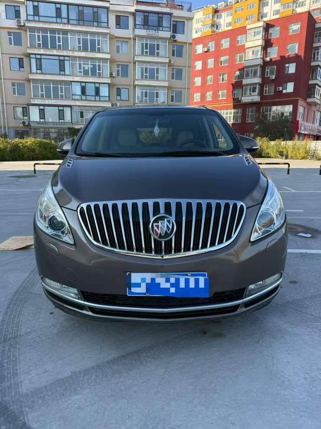 Buick GL8 2012 2.4 High Spec