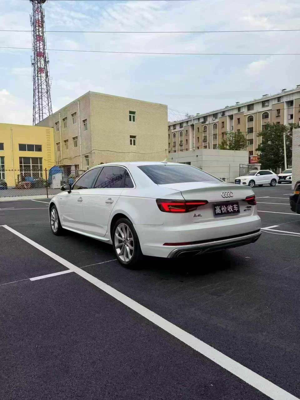 Audi A4L 2020 Fashion 2.0T 8