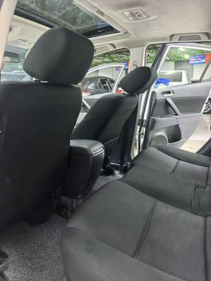 Mazda3 8